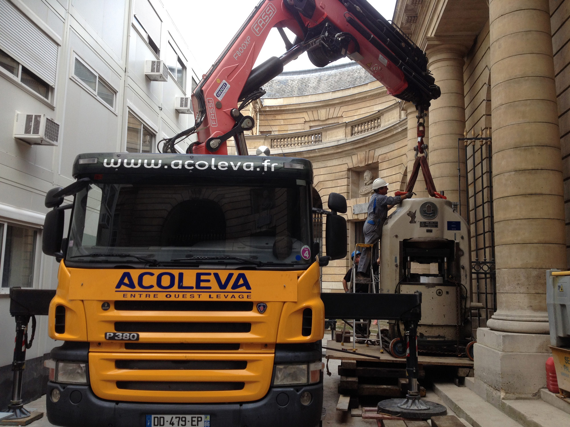 Camions bras de grue - centre ville de poitiers