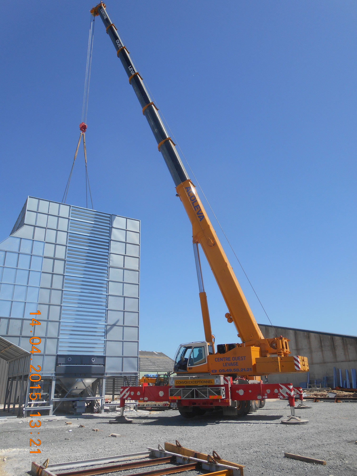 Grue de levage 220 T en intervention